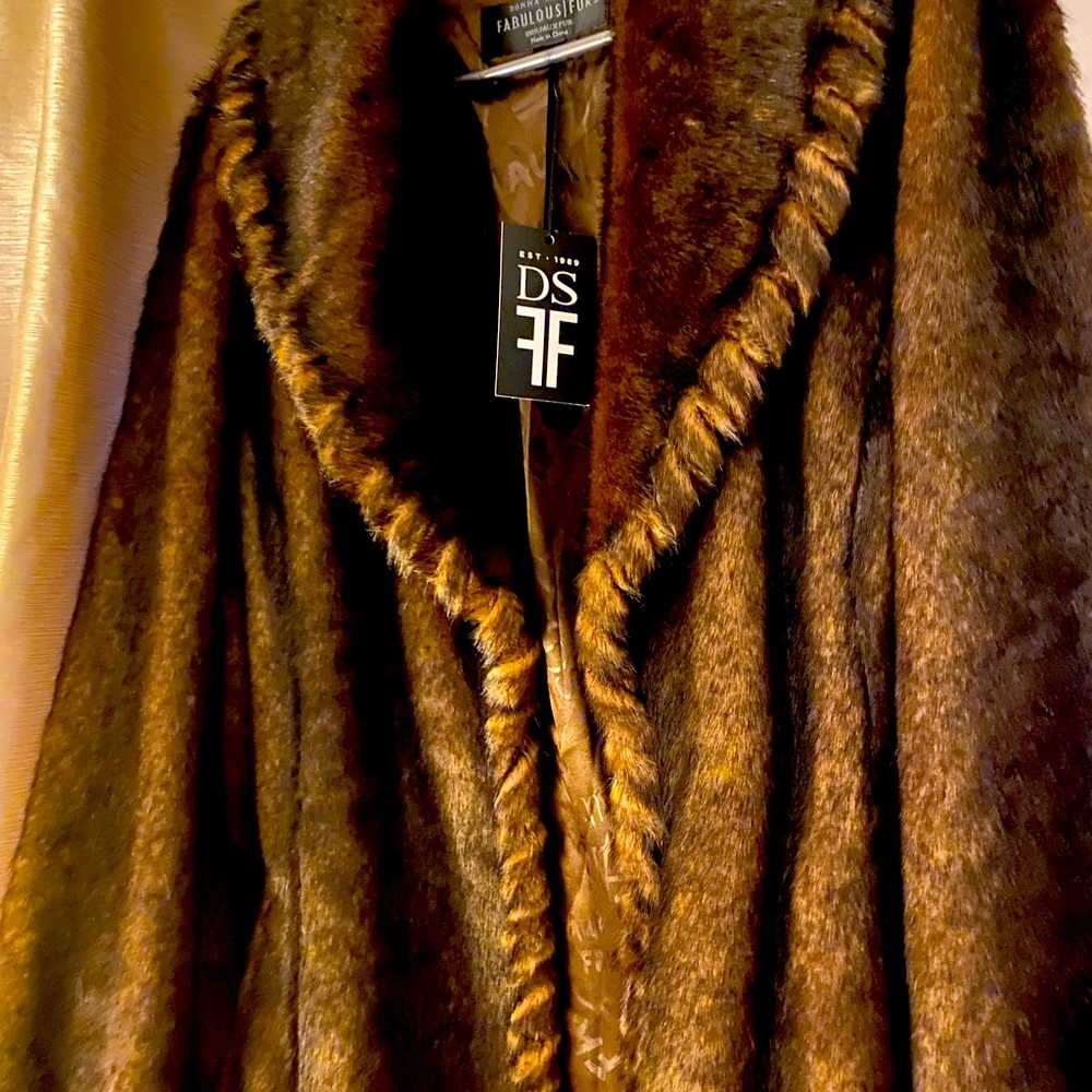 Gorgeous Faux Fur coat NWT